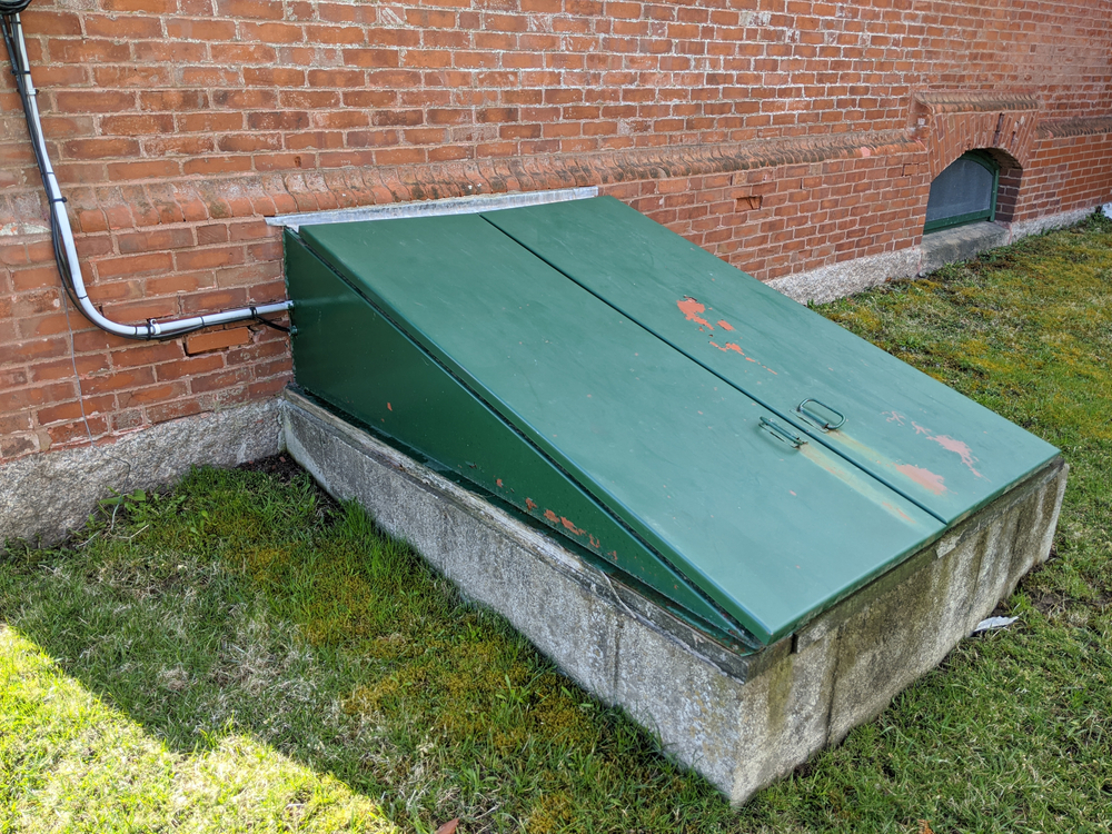 Top Signs Your Bulkhead Door Is Leaking and Needs Waterproofing